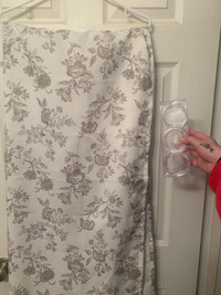 Debbie Travis Shower Curtain & Pack of Hooks- 15$