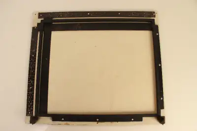 Johnson easel made in England. No damage. Woud need to be cleaned a little. Quality precision easel...