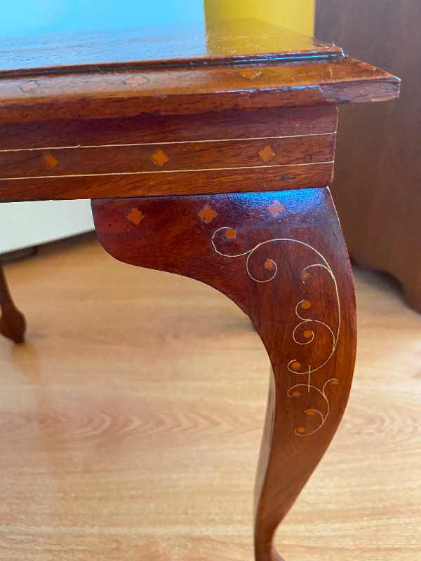 Vintage Hand Carved Solid Wood Inlaid Side Table in Other Tables in Oshawa / Durham Region - Image 3