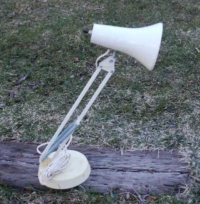 Mid Century Modern Architect's Desk Lamp Luxo T-10 made in Canada. Weighted base with a single swing...