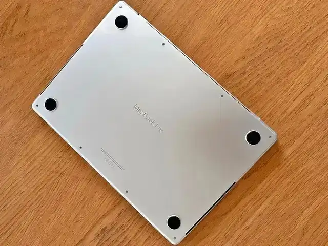 2021 MacBook Pro A2442 with M1 Pro Chip 16G RAM in Laptops in Markham / York Region - Image 4