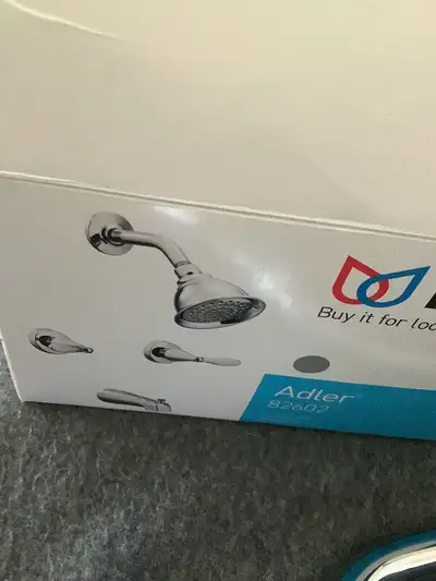 Bec de baignoire et pomme de douche (Moen), View more