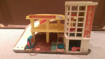 Vintage 70s Fisher Price Parking Ramp Service Center