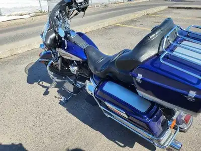 Cell 581 849 7968, ⁸99 klm a peut près parfaite état pneu neuf moteur A1 non négociable 581849 7968