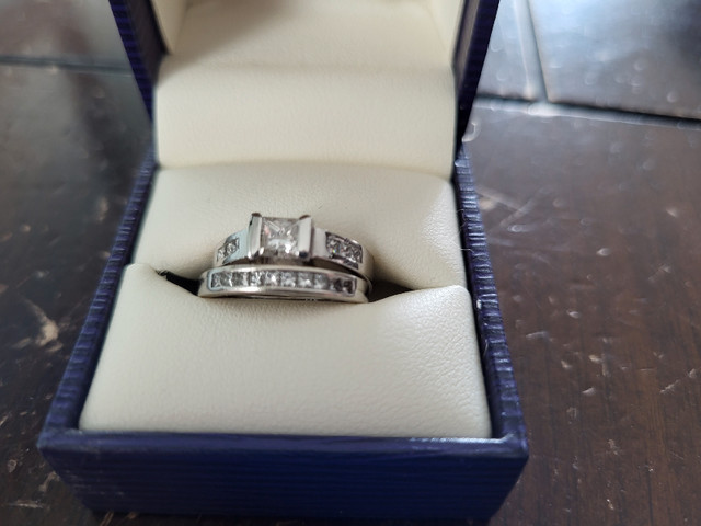 Wedding Ring Set in Jewellery & Watches in Regina