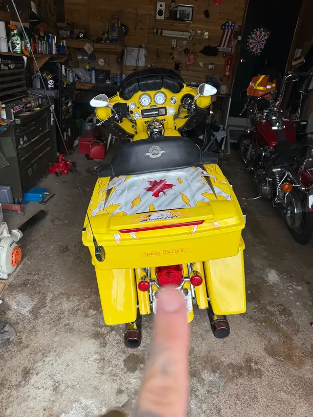 2005 Harley cvo in Touring in Petawawa - Image 4