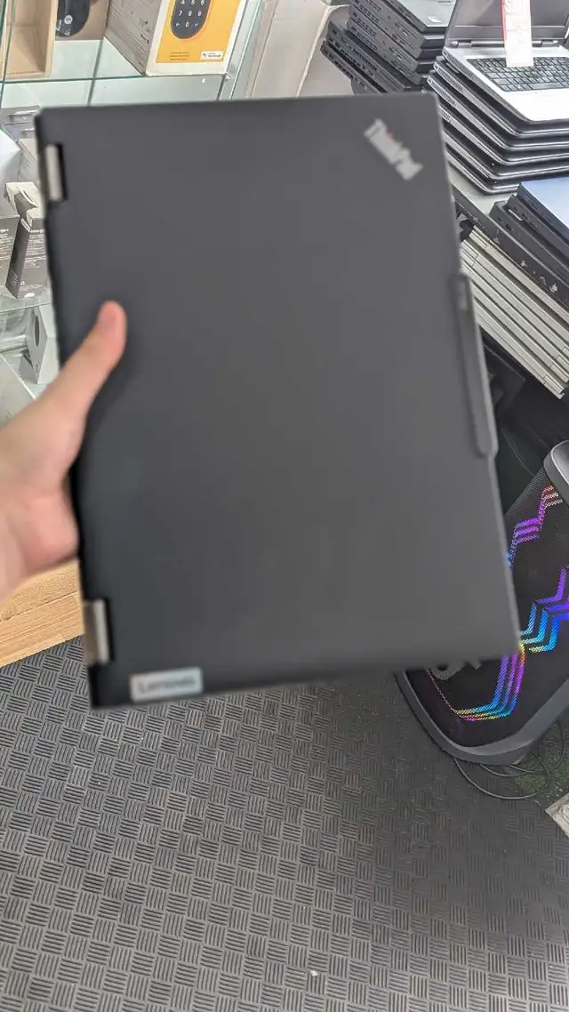 ThinkPad X13 Yoga Gen 4 (13" Intel) 2-in-1 Laptop, 17 13th Gen in Laptops in City of Montréal - Image 8
