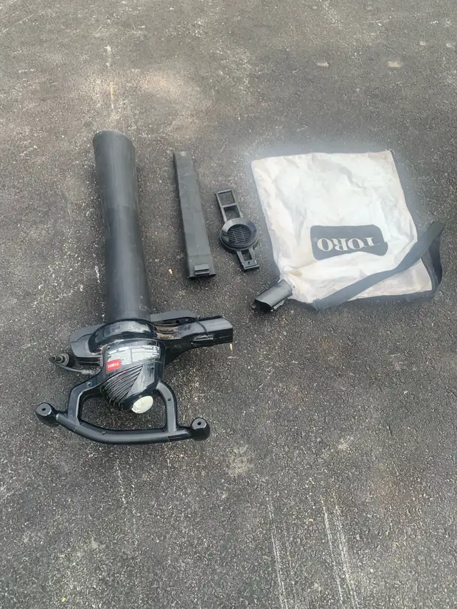 electric TORO leaf blower / vacuum combo  in Lawnmowers & Leaf Blowers in Annapolis Valley - Image 5