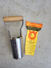 Vintage True Temper No. 4 Heavy Metal Bulb Planter/Digger Tool