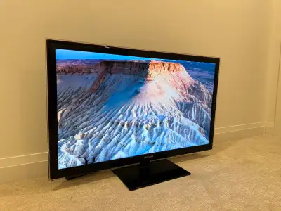 45 inch Samsung LED TV with TV stand for sale. Very good condition. TV remote control is working pro...