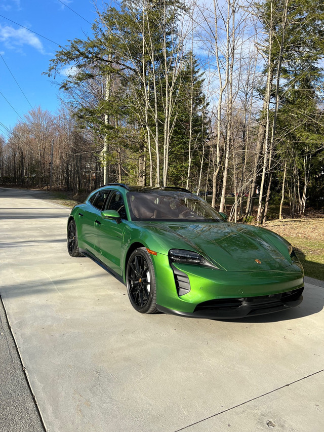 Porsche Taycan GTS sport Turismo dans Autos et camions  à Sherbrooke