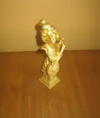 Bibelot:  Statuette doré métallique