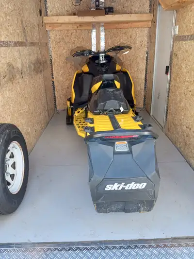 Manufacturer: Ski-Doo Model: Renegade X Rotax 850 E-TEC Neo Yellow Year: 2023 Milage: 1889 Type: Tra...
