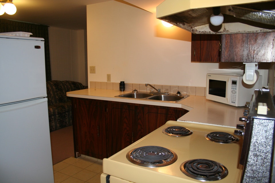 *1 bedroom basement accommodation *1 block from campus 4