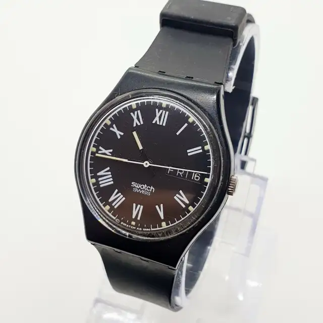 Swatch Date Watch 1990 Black and White Roman Numerals Vintage 90 in Jewellery & Watches in Longueuil / South Shore - Image 5