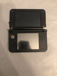 Nintendo 3ds Xl for repair needs new top screen