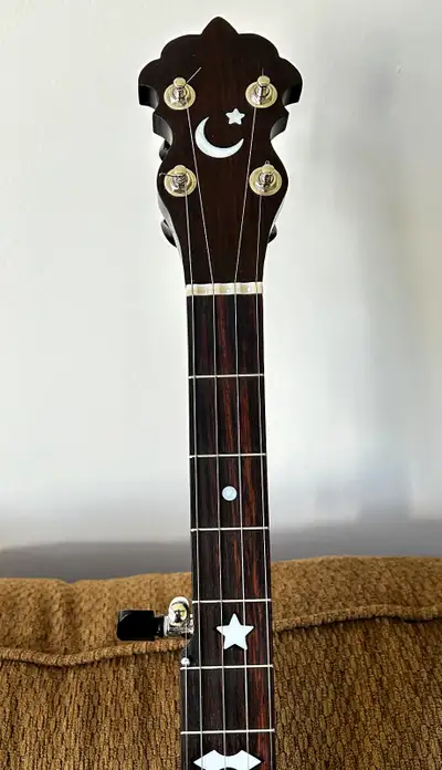 Great sounding, easy playing custom made banjo..