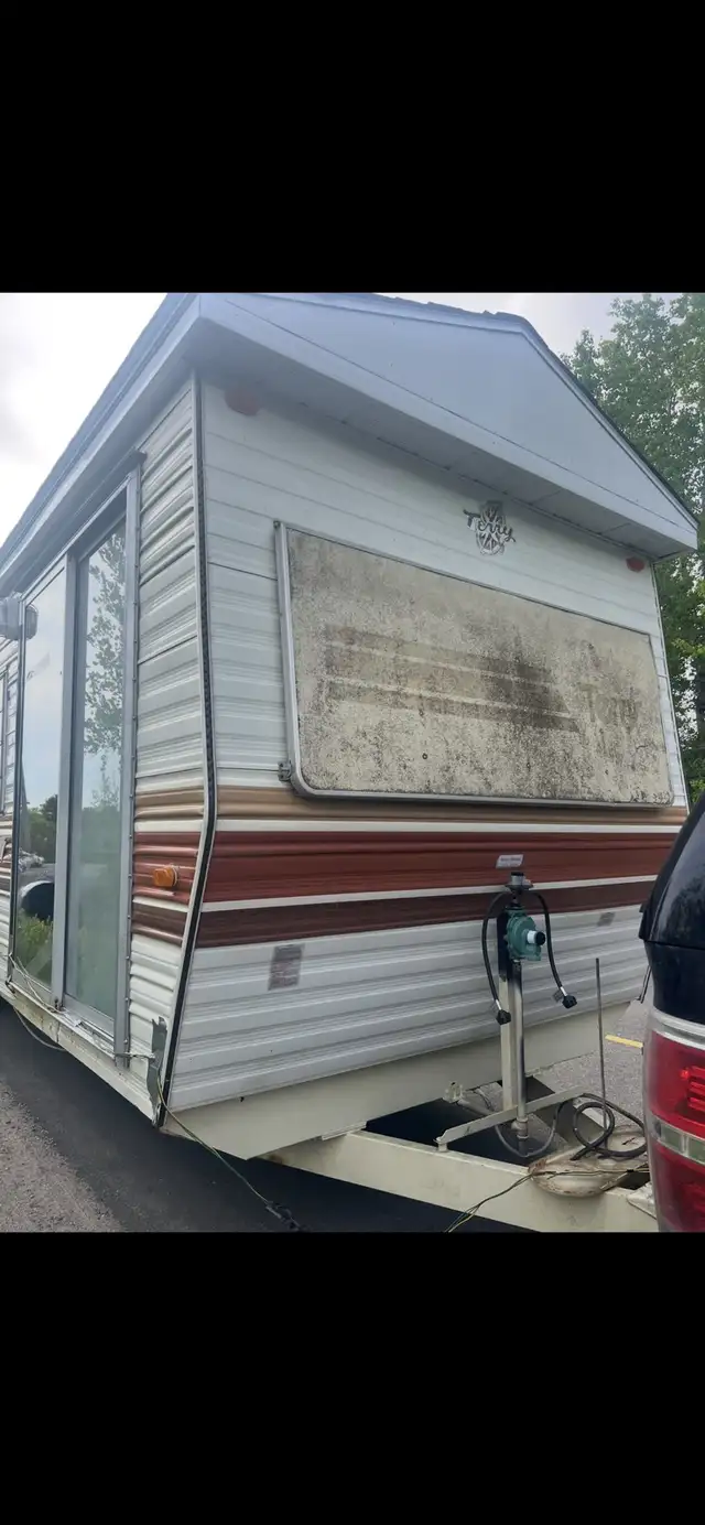 42’ tiny home camper trailer park model living bunkie farm in Other in Barrie - Image 2