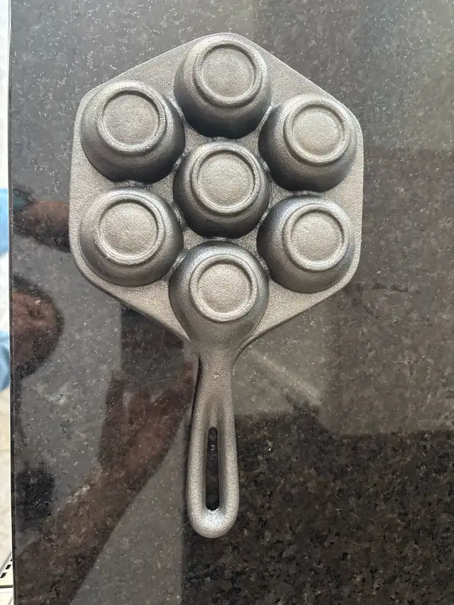 Cast Iron Danish Æbleskiver pan in Kitchen & Dining Wares in Ottawa - Image 3