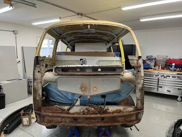 1976 Volkswagen Transporter Van With Engine and Transmission in Classic Cars in Oshawa / Durham Region - Image 5