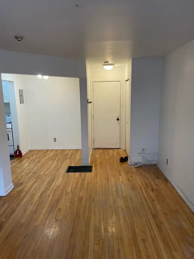 3 1/2 Westmount March heat hot water incl.