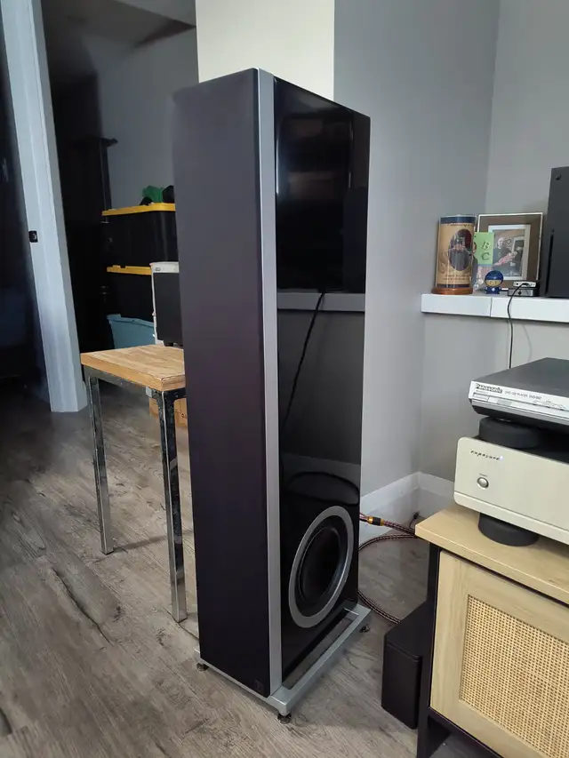 Definitive Technology Demand D15 Floorstand Speakers63234778922753121