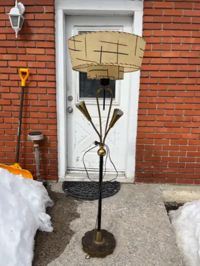 Pickup a l’ile perrot. Three way mid century metal floor lamp, lightbulb under the shade and two oth...