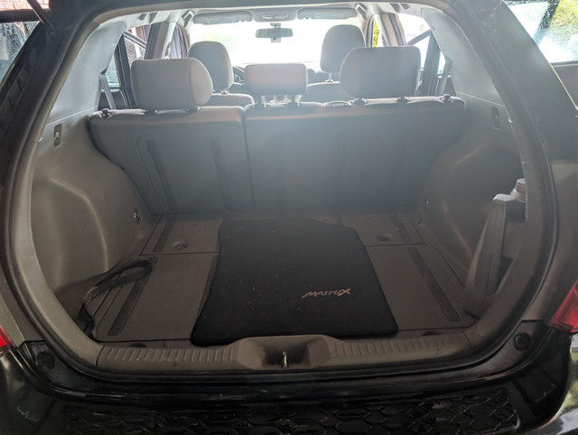 2011 Toyota Matrix in Cars & Trucks in Ottawa - Image 2