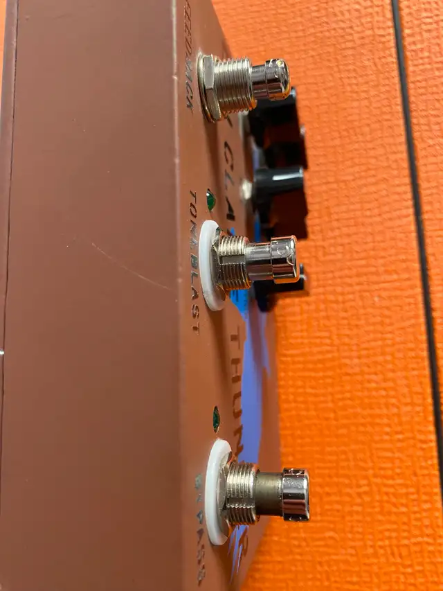 Dwarfcraft Devices Eau Claire Thunder Bass + Guitar Fuzz Pedal in Amps & Pedals in Ottawa - Image 8