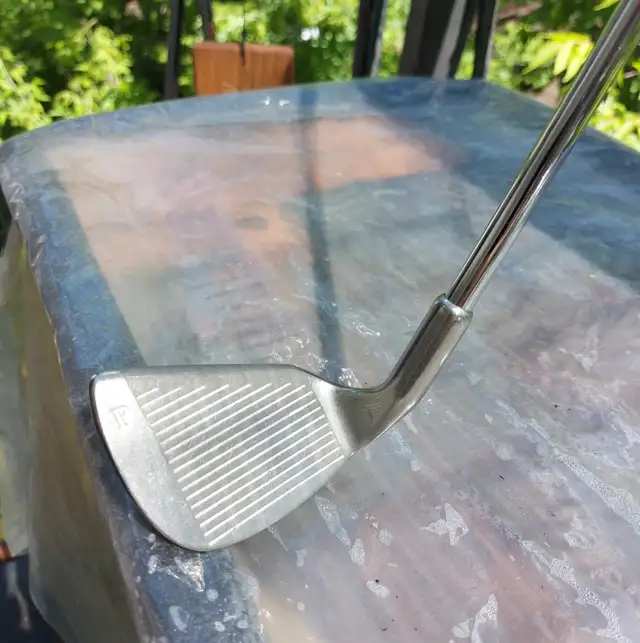 Tour Model II Red Dot PW (RH) - $10.00 in Golf in Belleville - Image 4