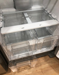 4 Whirlpool Fridge Crisper Drawers, Frame & Glass Shelves