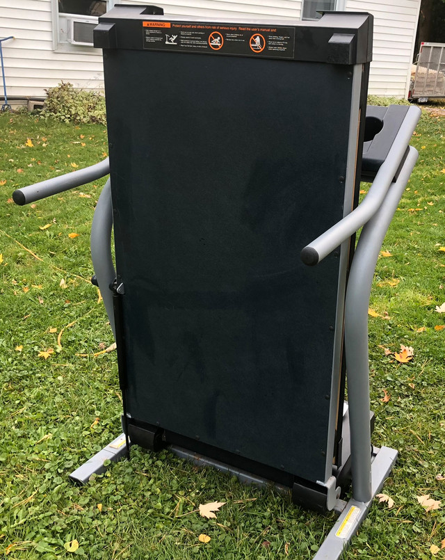 Full feature Nordictrack Treadmill  in Exercise Equipment in Trenton - Image 4