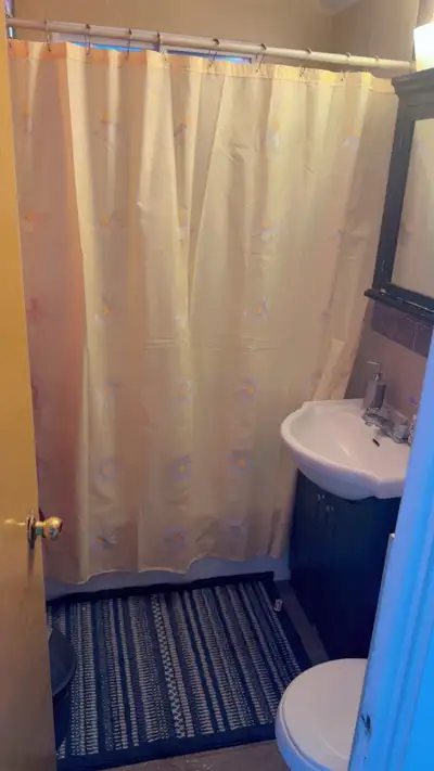 I'm looking for a roommate to share my apartment. available for the 01 September 2025 ❤️❤️❤️❤️ Rooms...