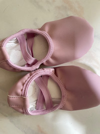 almost new-toddler size 8.5  ballet shoes