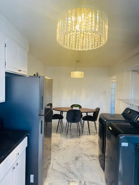 CHAMBRE À LOUER MONTREAL ETUDIANT ET JEUNE PROFESSIONNEL in Room Rentals & Roommates in City of Montréal - Image 3