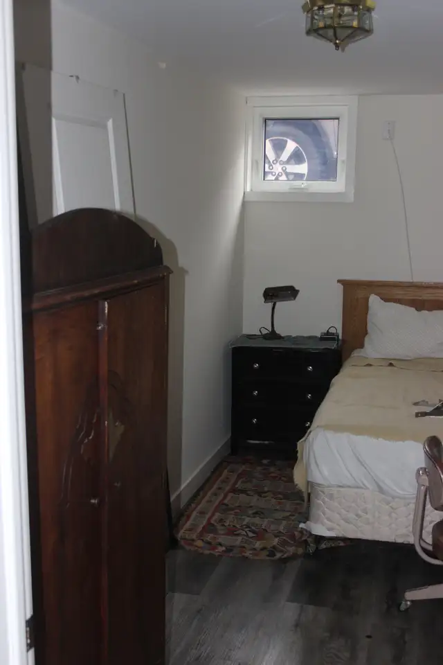 Room 4RENT in the GUILD by the LAKE!