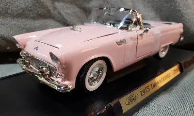 Road Signature 1:18 1957 Ford Thunderbird Diecast Car Pink Overall excellent condition! Still has pa...