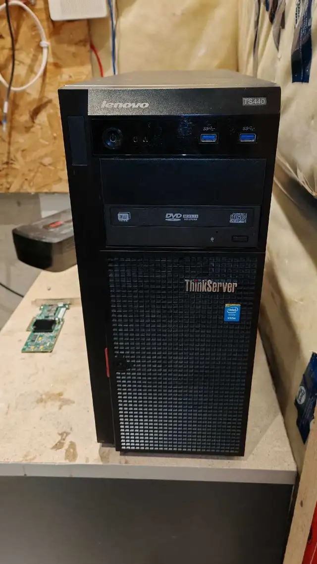 Lenovo Thinkserver TS440 server chassis barebone in Servers in Oakville / Halton Region - Image 4