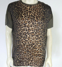 Authentic Gucci Top Short sleeves leopard print New condition