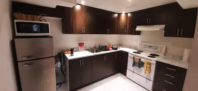 Basement shared room for females Ajax Durham in Room Rentals & Roommates in Oshawa / Durham Region - Image 5