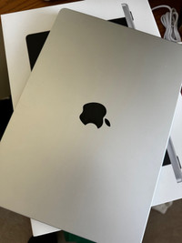 MacBook Pro 14inch M2 Pro 16+512