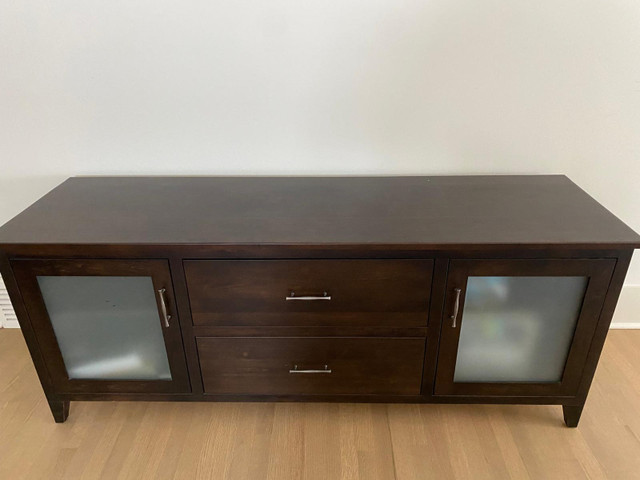 Brown wood tv media table in TV Tables & Entertainment Units in Calgary