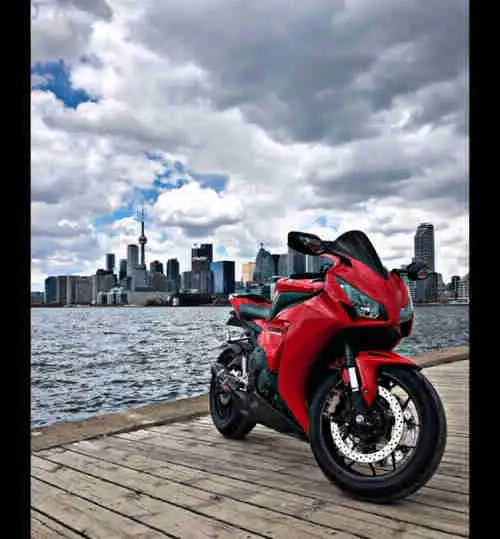 2012 Honda CBR 1000RR in Sport Bikes in City of Toronto - Image 2