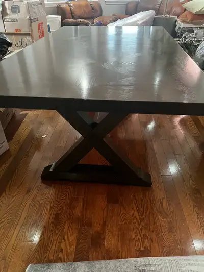 Extendable dining table 42 inch wide 6Ft-8Ft long Can deliver but will charge for that