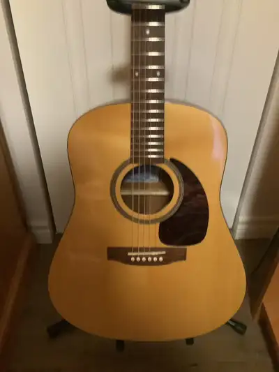 Guitare Seagull semi-acoustique avec préamplificateur Fisher Récemment mis à neuf par mon luthier qu...