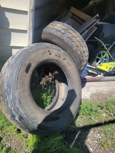 385/65/22.5 2 Tires for sale in good used conditions. $150 a piece OB.O.