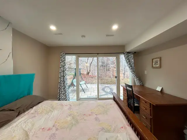 Best Deal!Only $1370 One Bedroom Unit Rent Very Bright