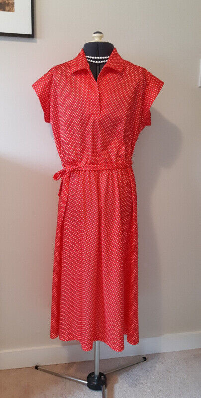Vintage 1970s/1980s red dress in Women's - Dresses & Skirts in Kamloops