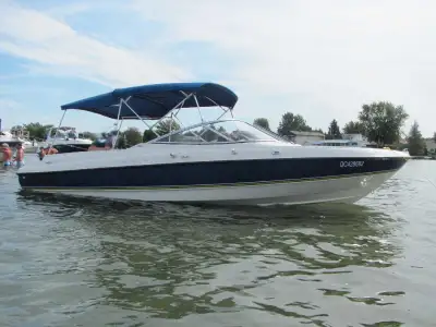 Bateau Bayliner 22.5 pieds, moteur Mercruiser 5.0l 230hp qui fonctionne A1, pied Alpha1, hivernisati...