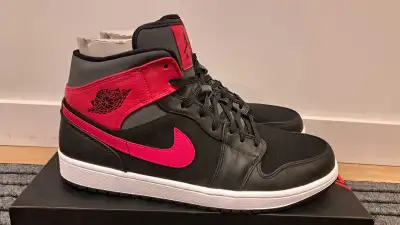 Jordan 1 Retro MidGym Red, View more